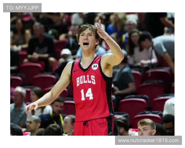 布泽利斯手感火热半场砍下17分三分全中展现全面进攻统治力