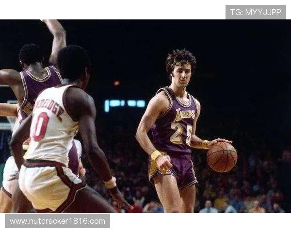 湖人队史50分先生盘点 詹眉入列科比豪取23次 小里先于077上榜