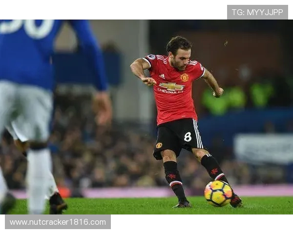 德媒称厄兹詹或冬窗离开多特科隆等队密切关注其未来动向发展前景